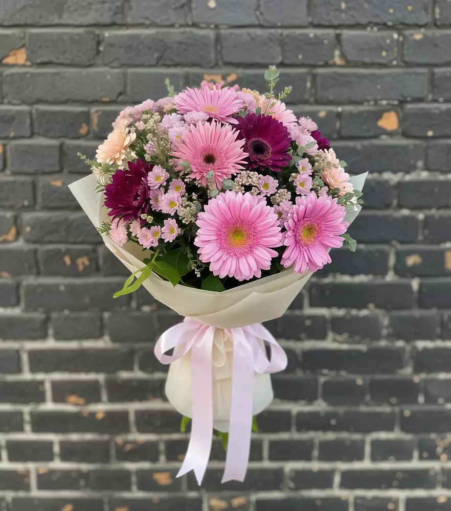 Букет цветов из: Герберы и Хризантемы в Ленино