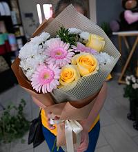 Букет цветов из:  Герберы, Розы и Хризантемы в Ленино