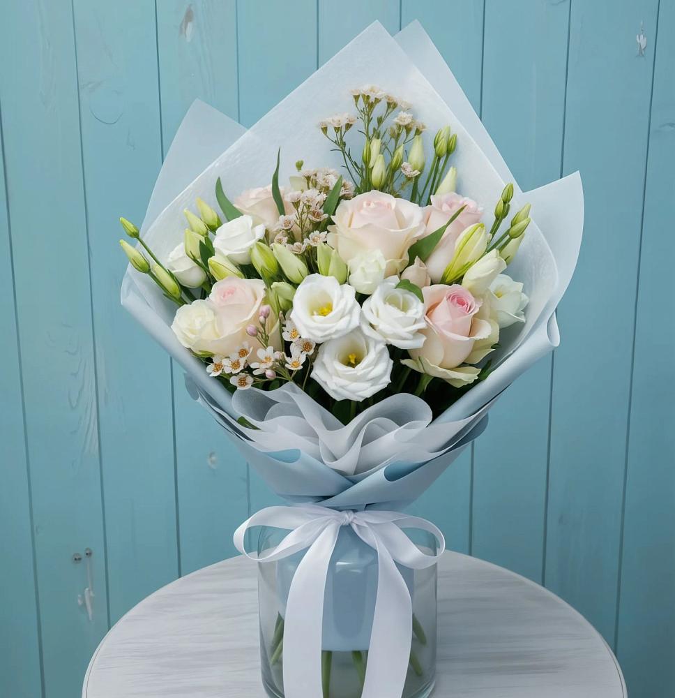 Букет цветов из: Розы и Лизиантусы в Ленино