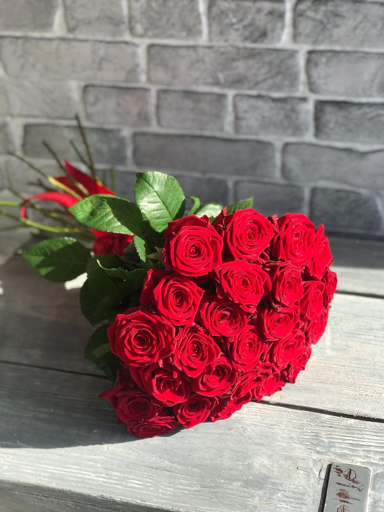 Букет Красные розы Фридом в Ленино