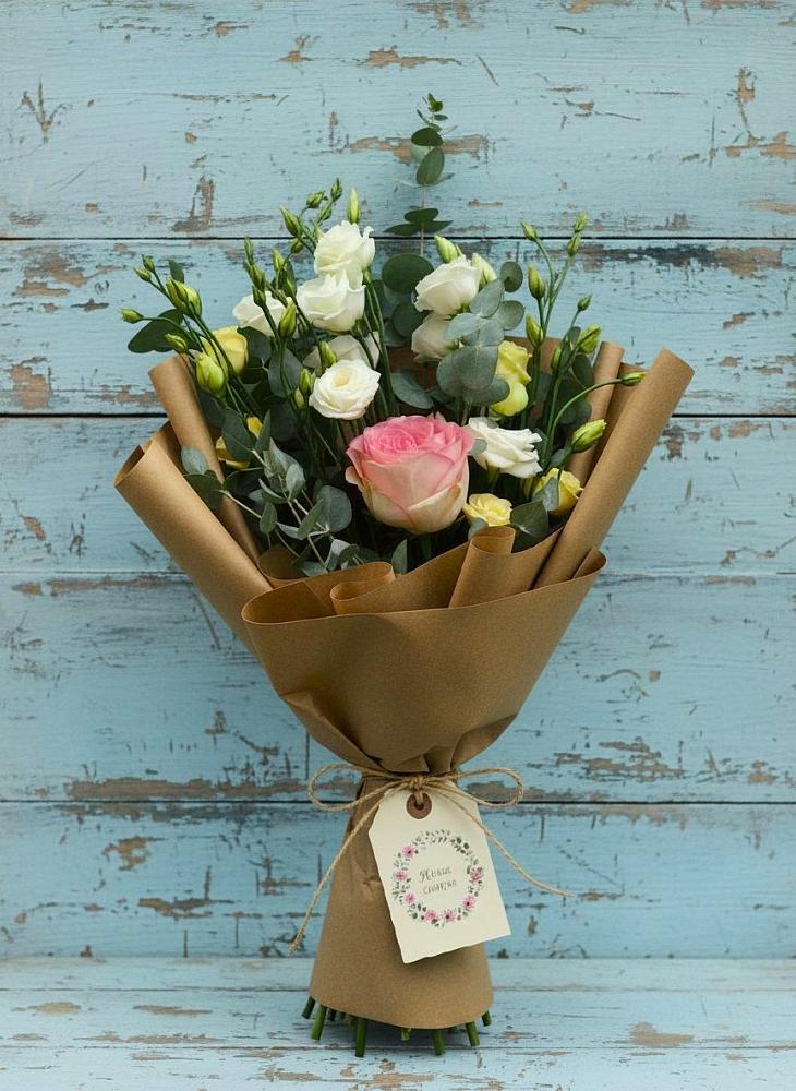 Букет цветов из: Розы и Лизиантусы в Ленино