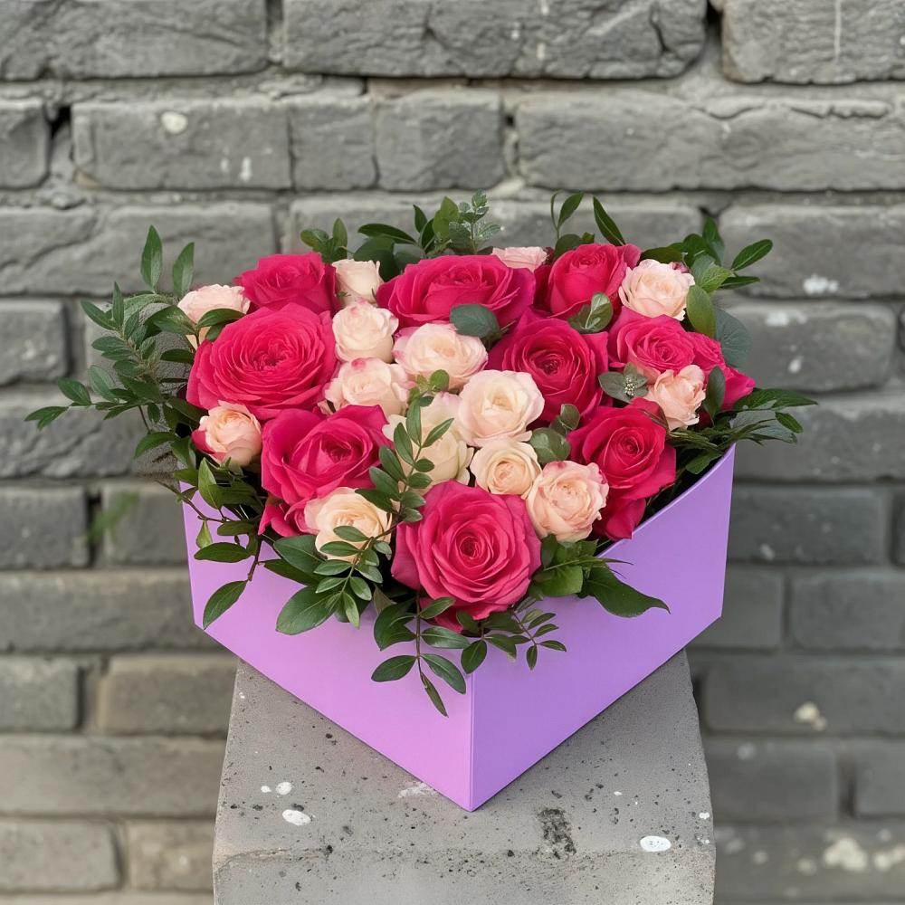 Цветочная композиция из Розы в коробке в Ленино