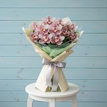 Букет цветов из:  Орхидеи и Розы в Ленино