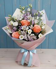 Букет цветов из:  Лизиантусы, Розы, Альстромерии и Гипсофила в Ленино