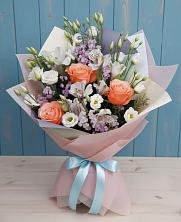 Букет цветов из:  Лизиантусы, Розы, Альстромерии и Гипсофила в Ленино