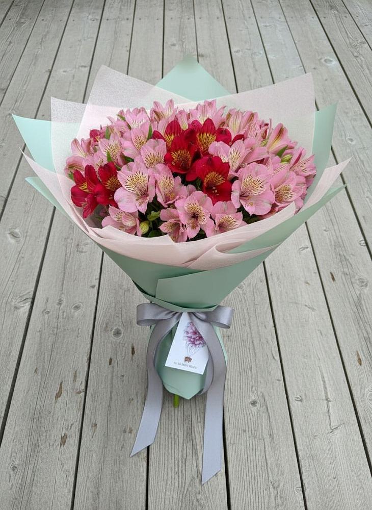 Букет цветов из: Альстромерии в Ленино