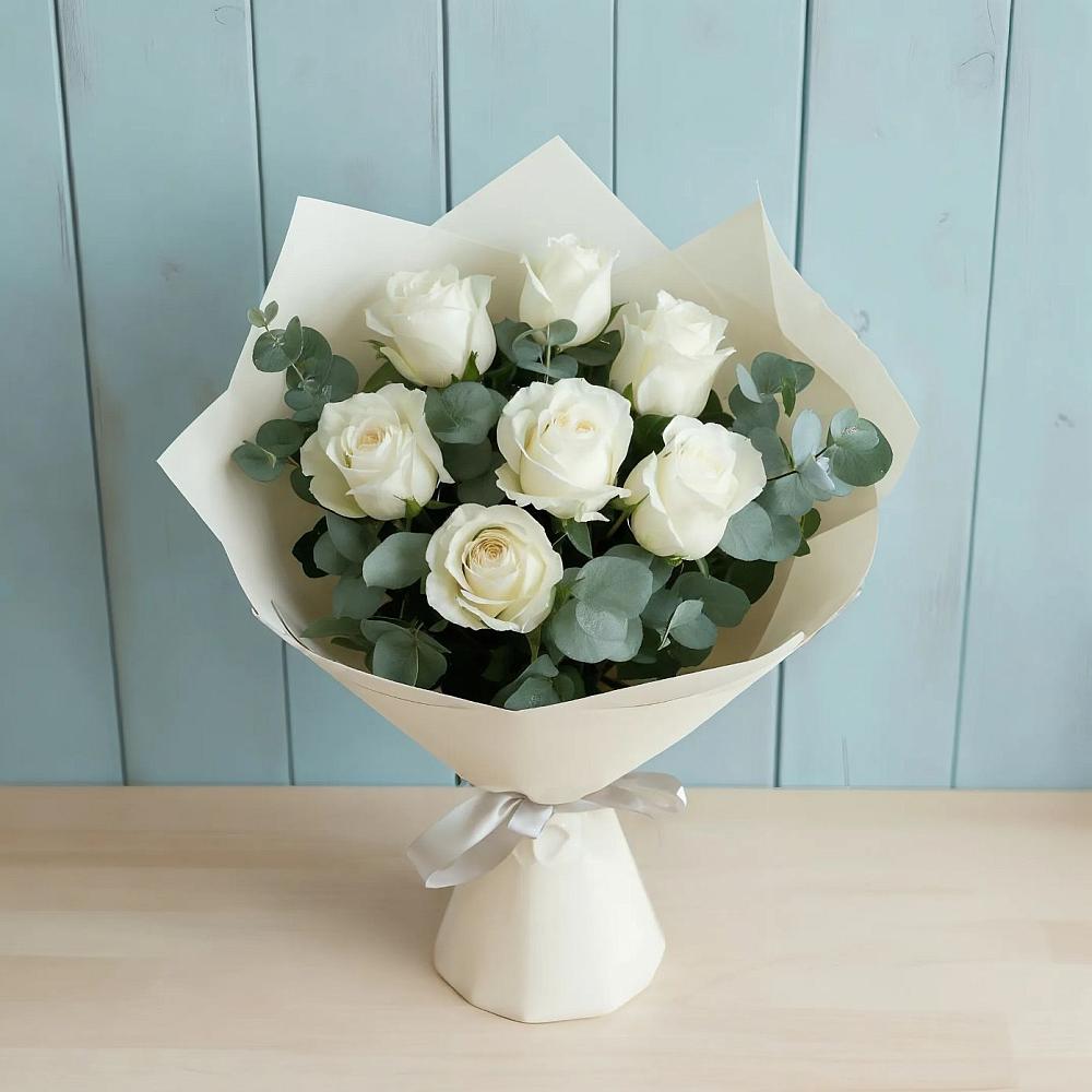 Букет Белые розы в Эвкалипте в Ленино