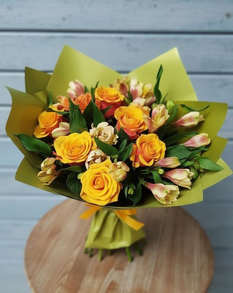 Букет цветов из: Альстромерии и Розы в Ленино