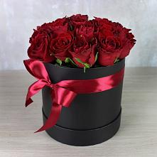 Цветочная композиция из Розы в шляпной коробке в Ленино
