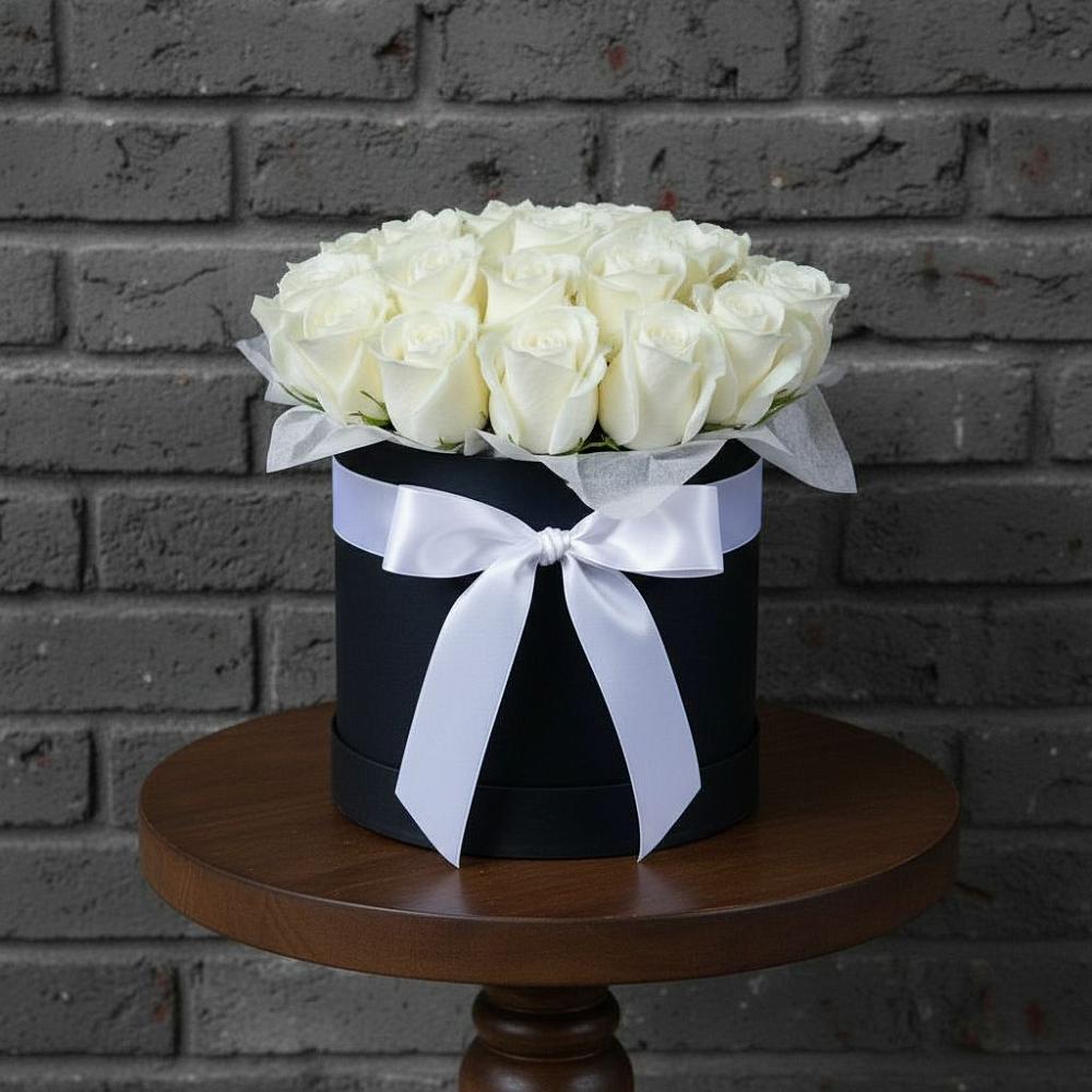 Цветочная композиция из Розы в шляпной коробке в Ленино