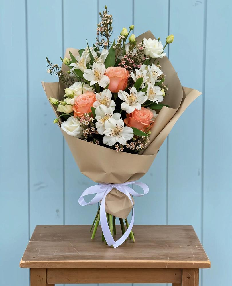 Букет цветов из: Альстромерии, Лизиантусы, Розы и Хризантемы в Ленино