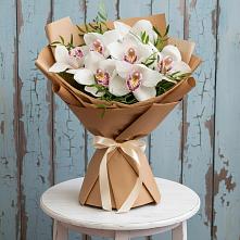 Букет цветов из:  Орхидеи и Розы в Ленино