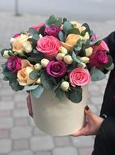 Цветочная композиция из Розы в шляпной коробке в Ленино