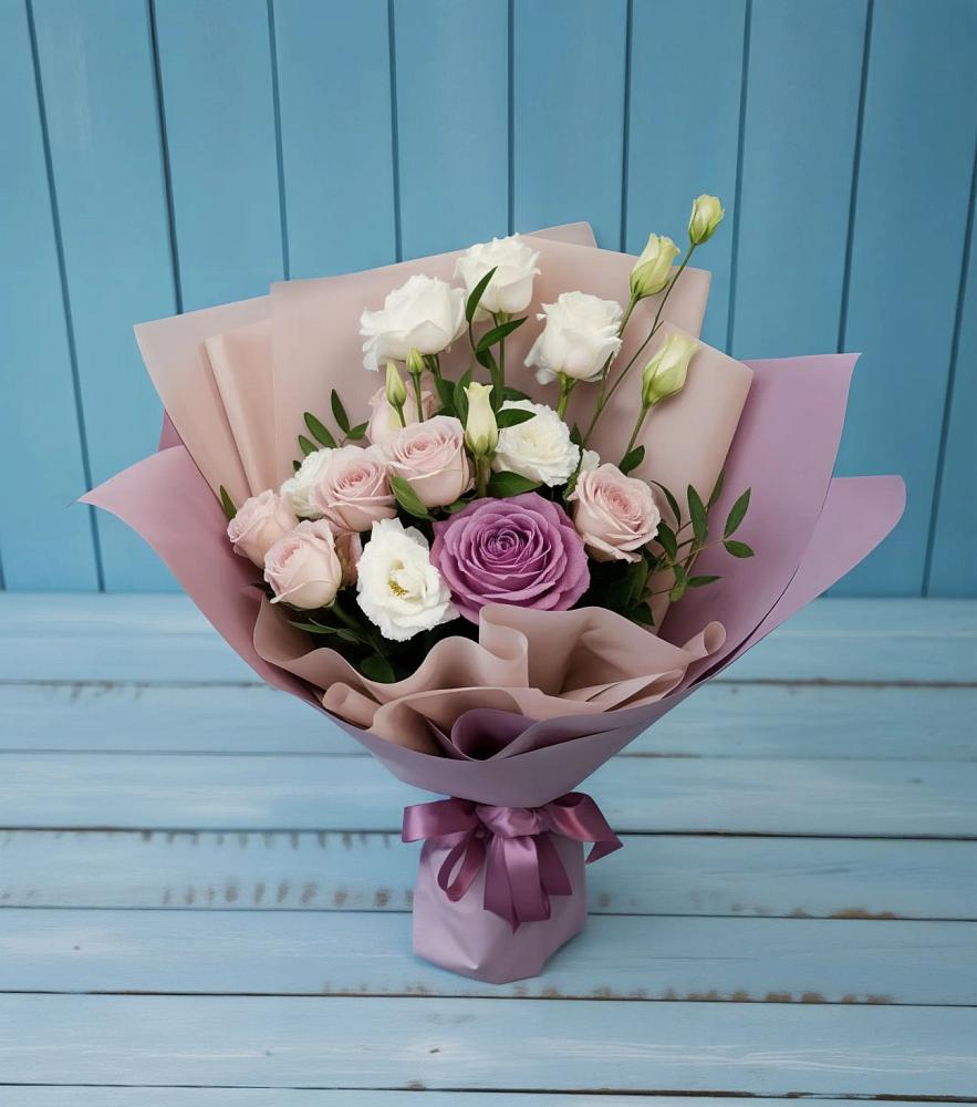 Букет цветов из: Розы и Лизиантусы в Ленино